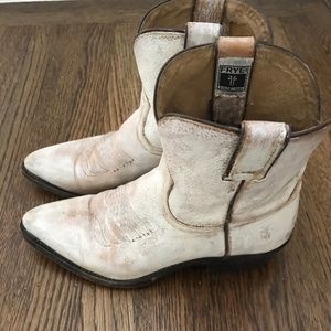 Distressed white Frye Billy boots